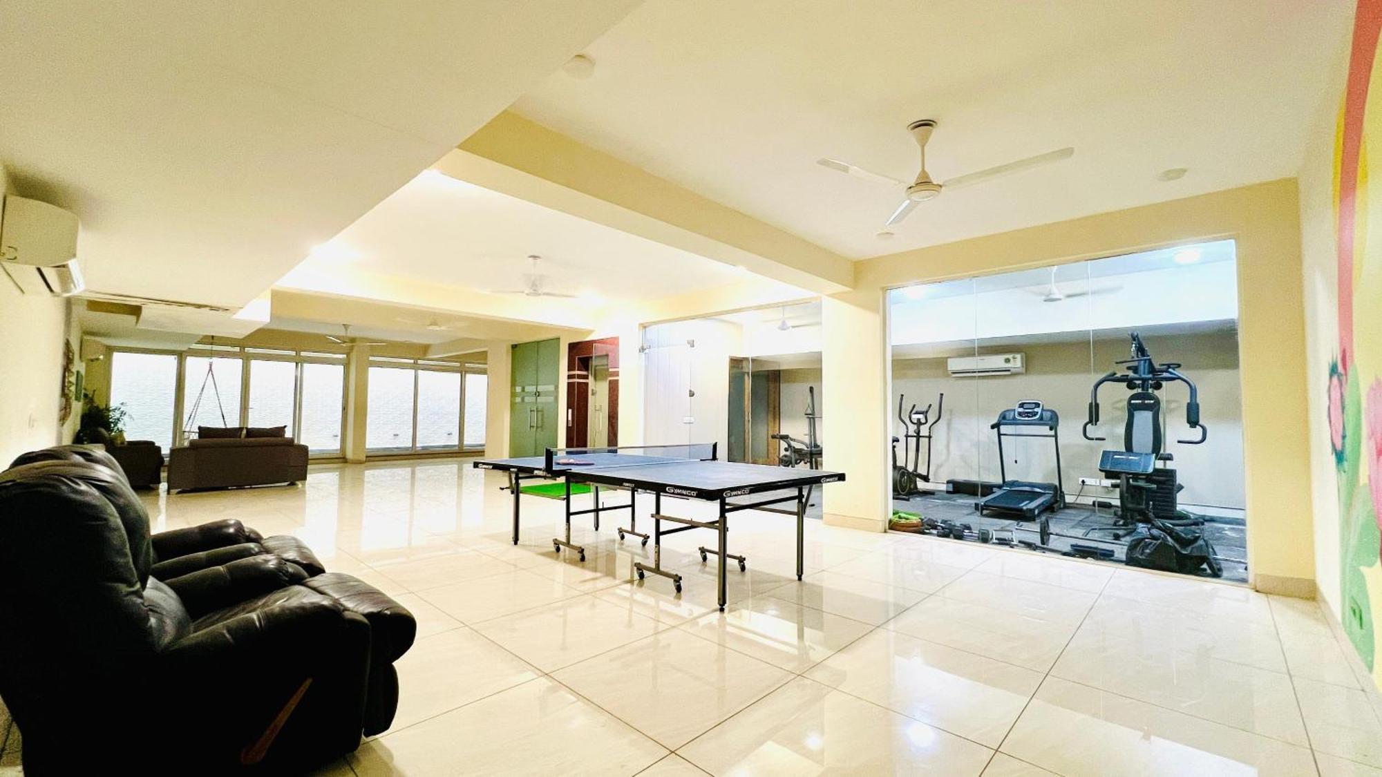 Bluo Studio4 Golf Course Road - Gym, Balcony, Lift Гургаон Экстерьер фото